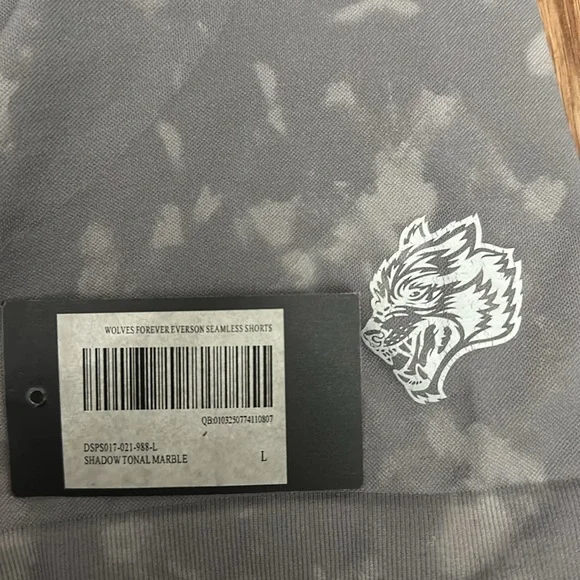 ❌SOLD❌Shadow Tonal Darc Sport shorts - Picture 5 of 5